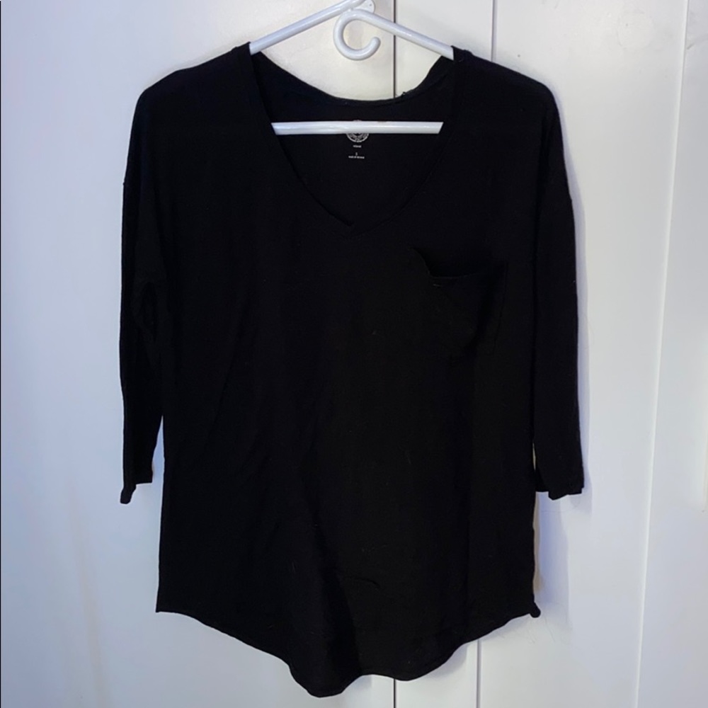 quarter sleeve v neck